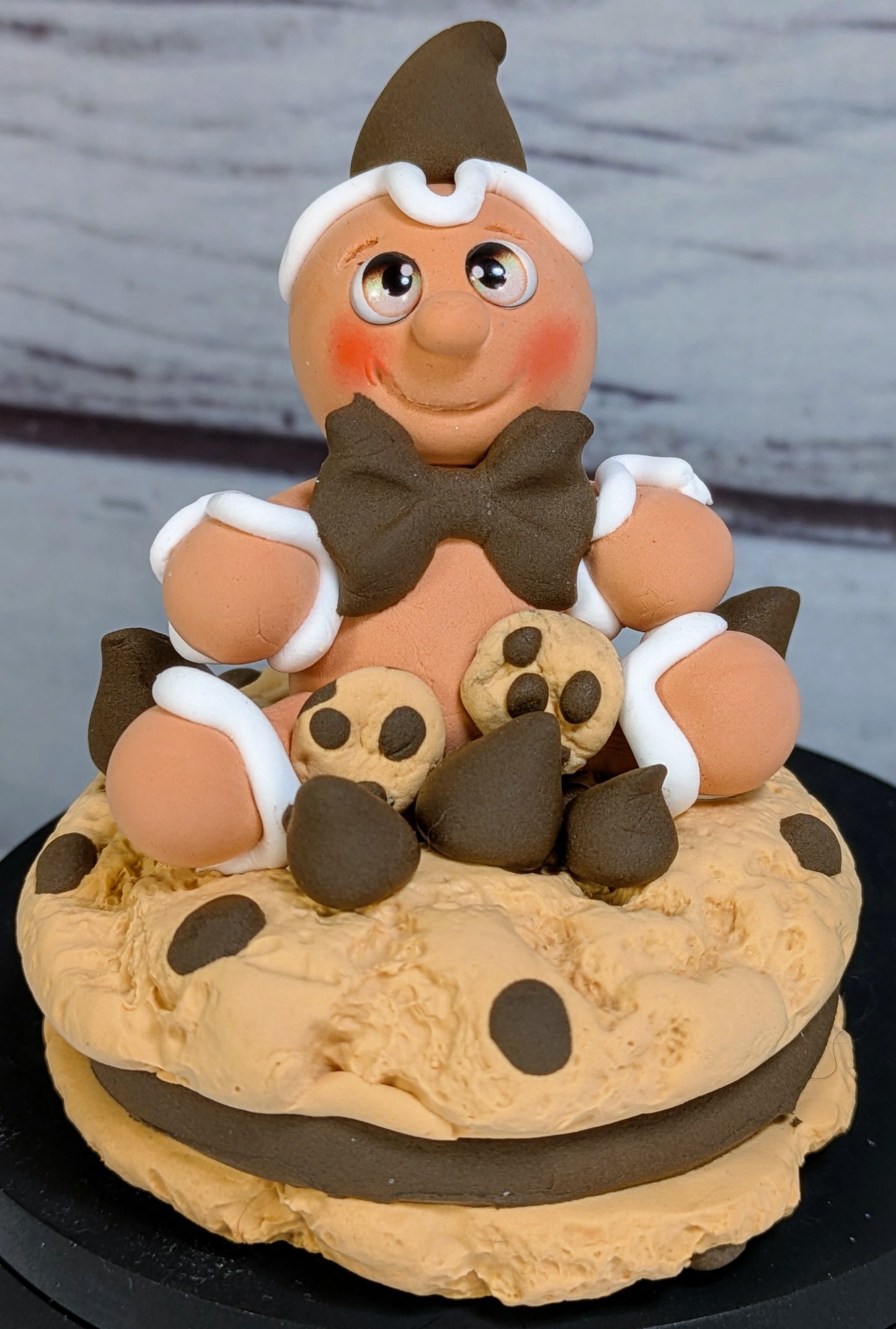 Gingerbread on Chocolate Cookie Sandwich