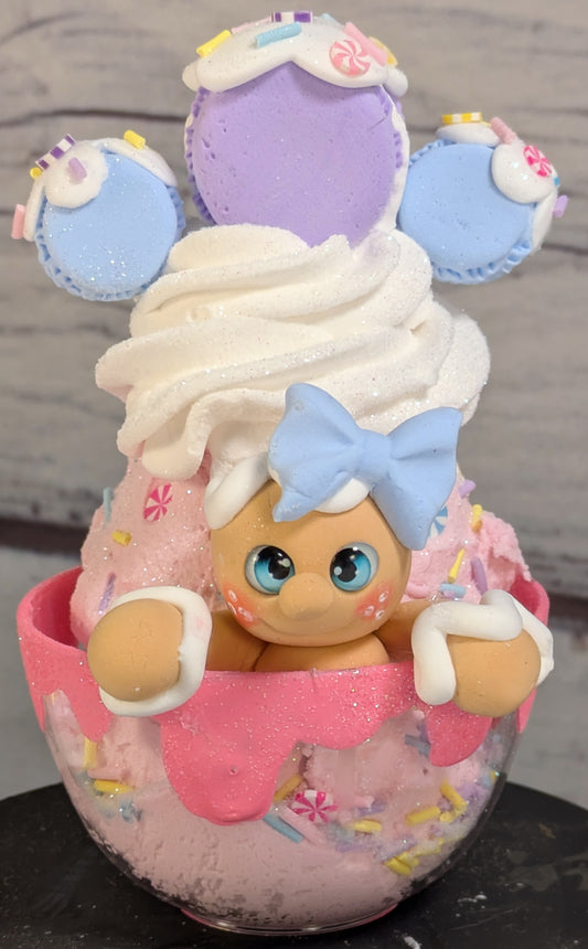 Gingerbread Macaron Ice Cream