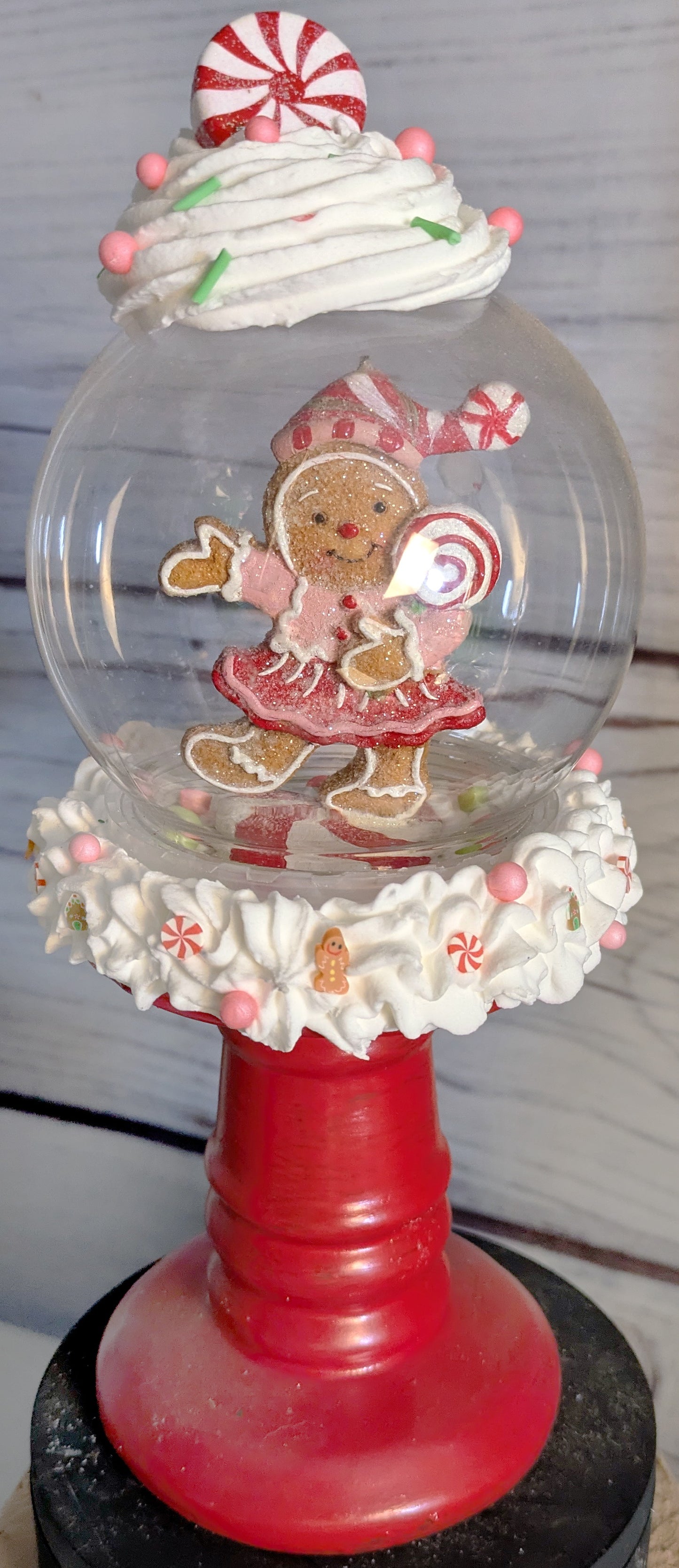Gingerbread Girl Snowglobe